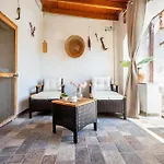 Guesthost - Sa Domo De Murera - Sardinian House * Muravera