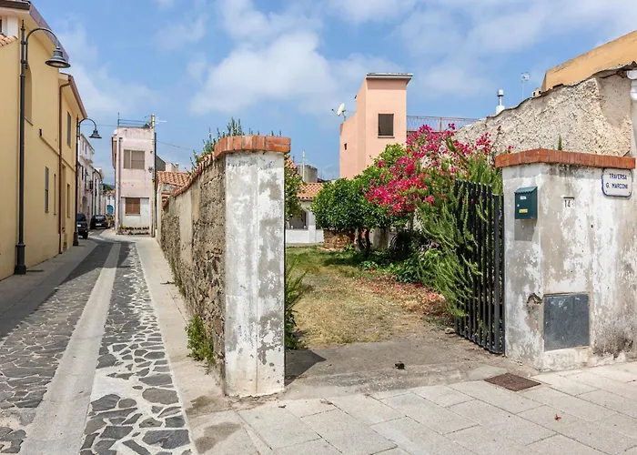 Guesthost - Sa Domo De Murera - Sardinian House * Muravera