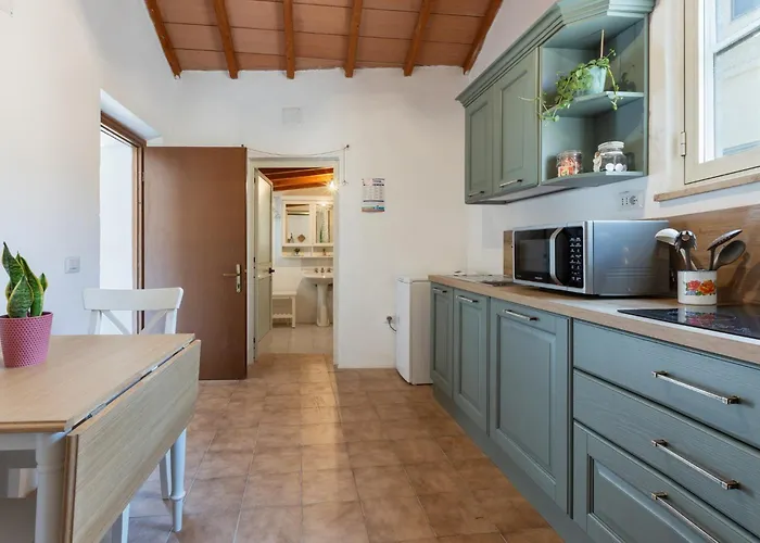 Guesthost - Sa Domo De Murera - Sardinian House *